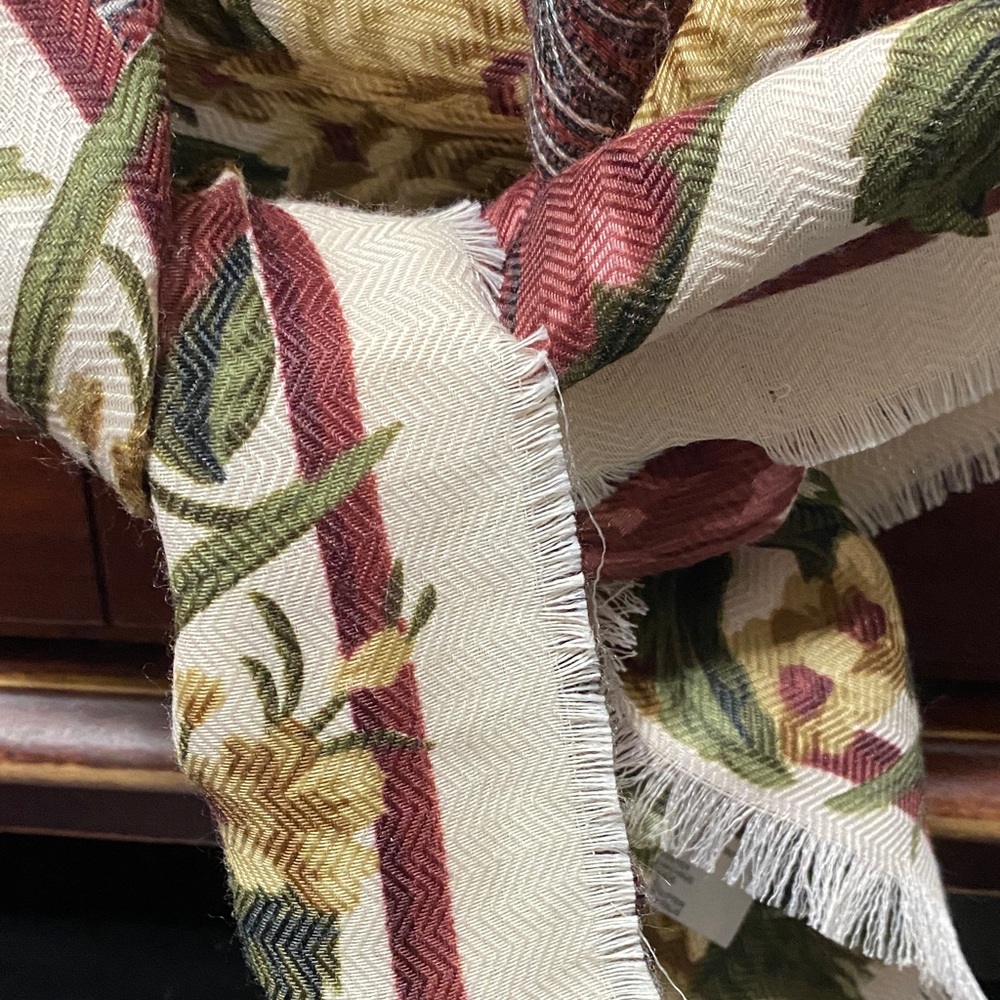 Bash’s Scarves Inc. vintage Floral Paisley Scarf in Burgundy green and Cream - Picture 3 of 16